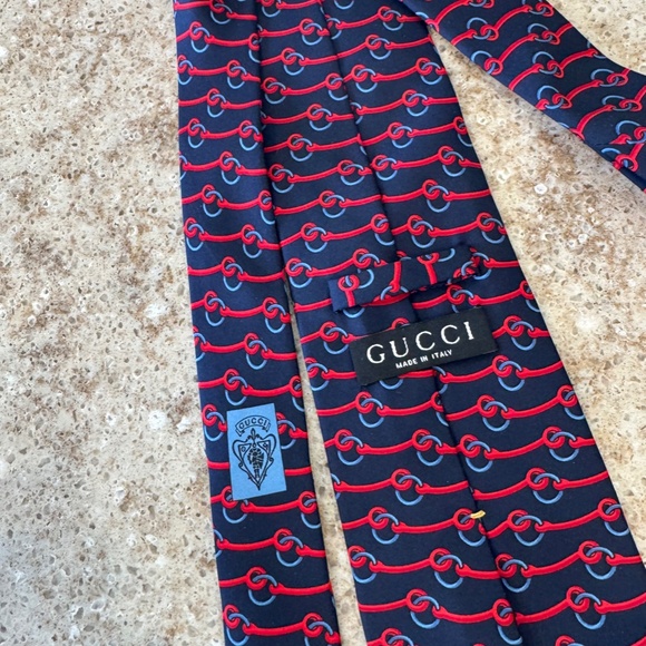 GUCCI MEN'S GG LOGO NAVY BLUE WITH RED DESIGN TIE BRAND NEW WIDEST 3" 10 - Picture 3 of 4